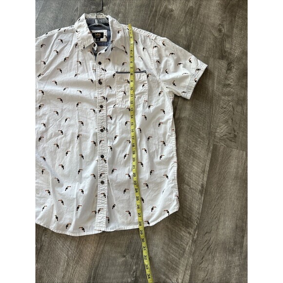 Lee Mens Shirt Medium White Button Up Collar Toucan Novelty 100% Cotton Birds - Picture 9 of 10